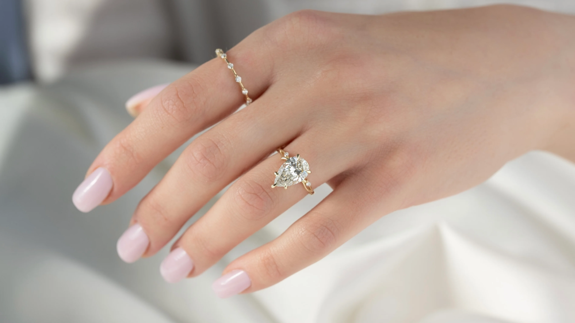 Lab Grown Engagement Rings: A Modern Choice for the Conscious Couple